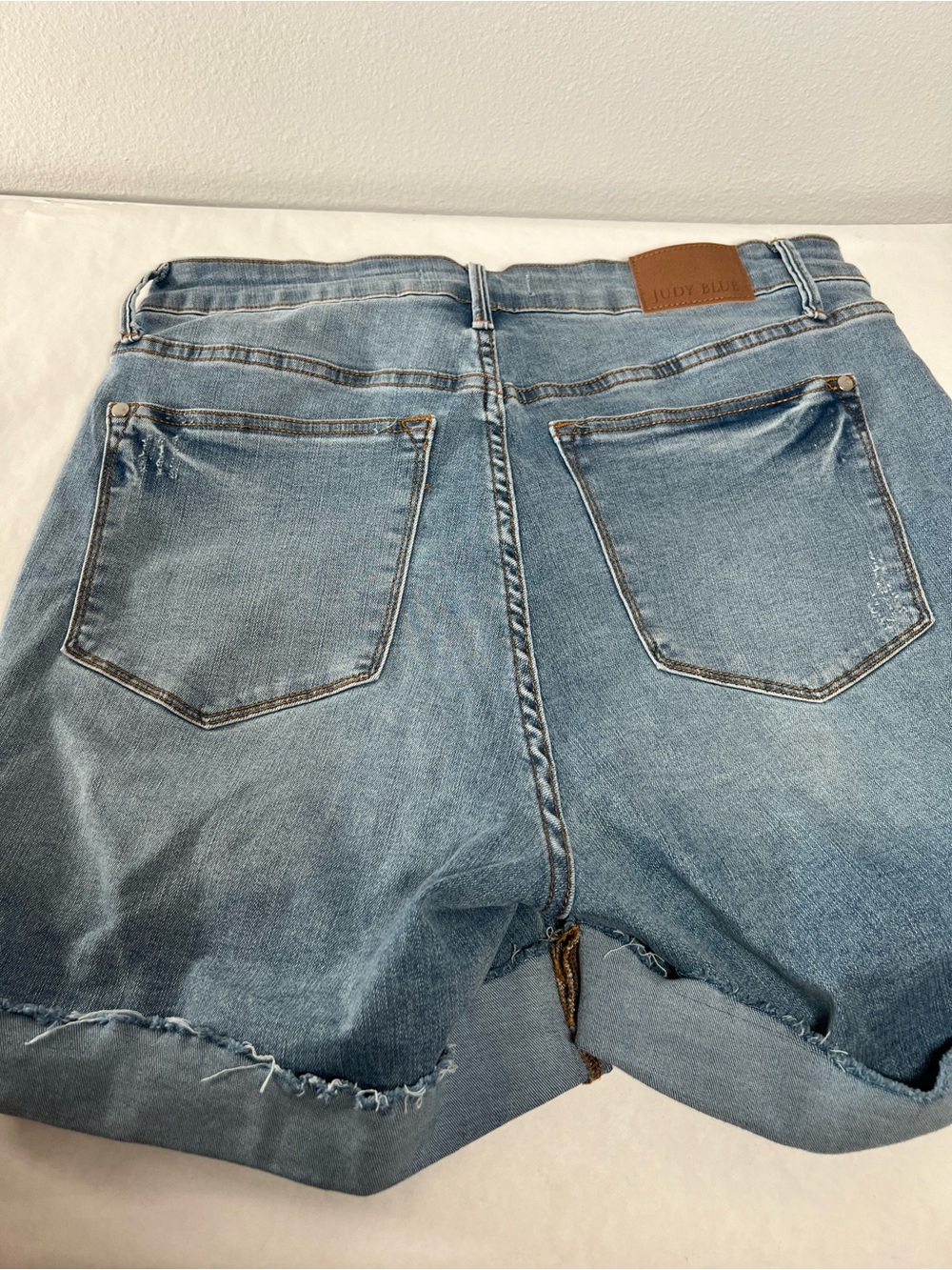 Judy Blue 1X Light Wash Denim Jean Shorts‎ - Picture 6 of 6